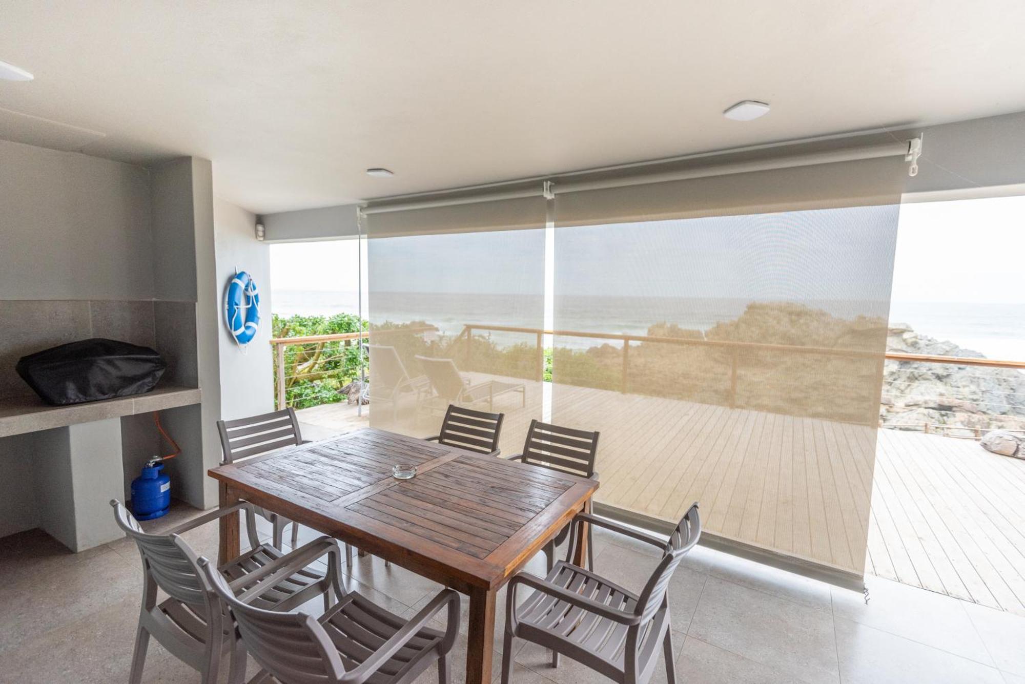 Picnic Rock Seaside Accommodation Keurboomstrand Room photo